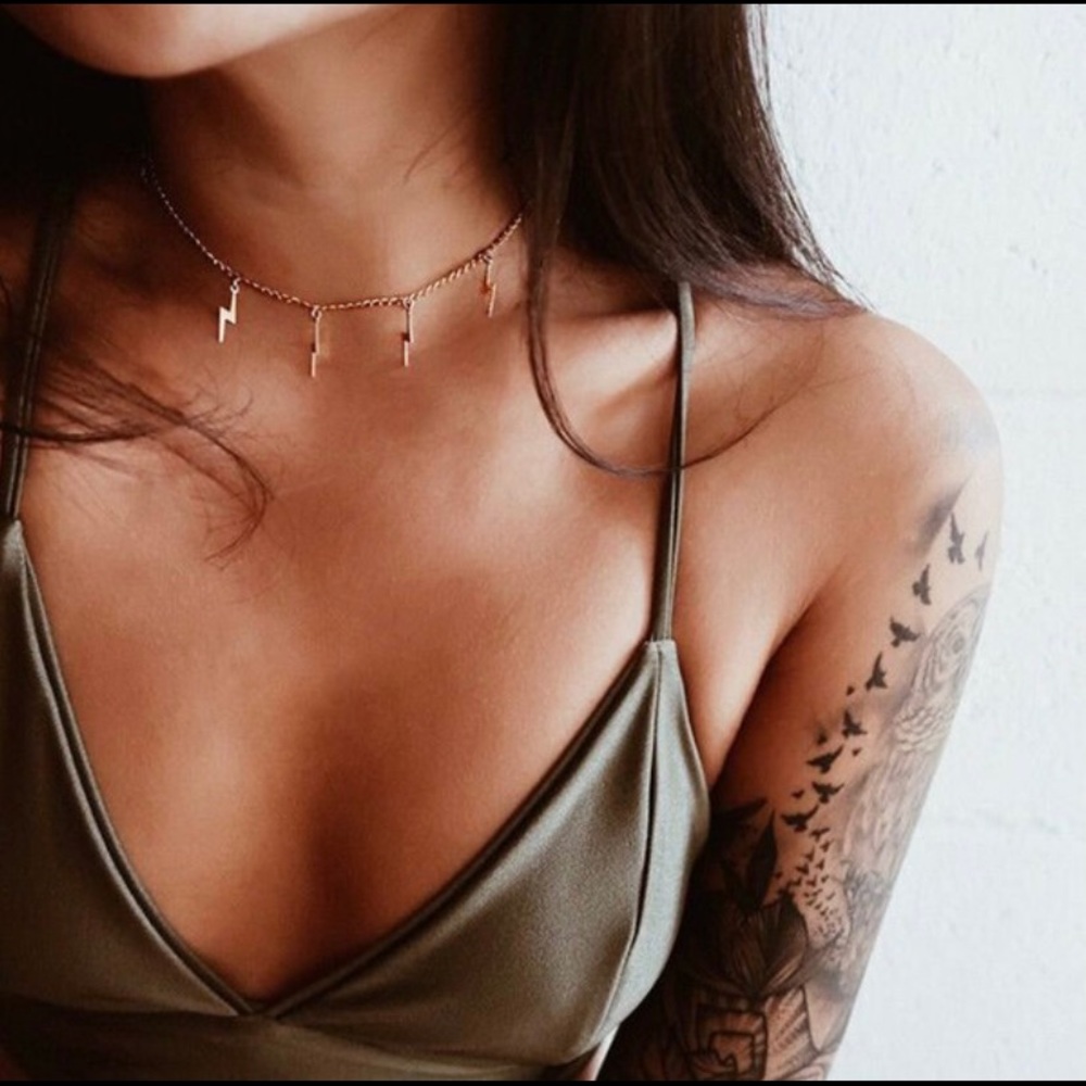 Gold lightning bolt choker necklace